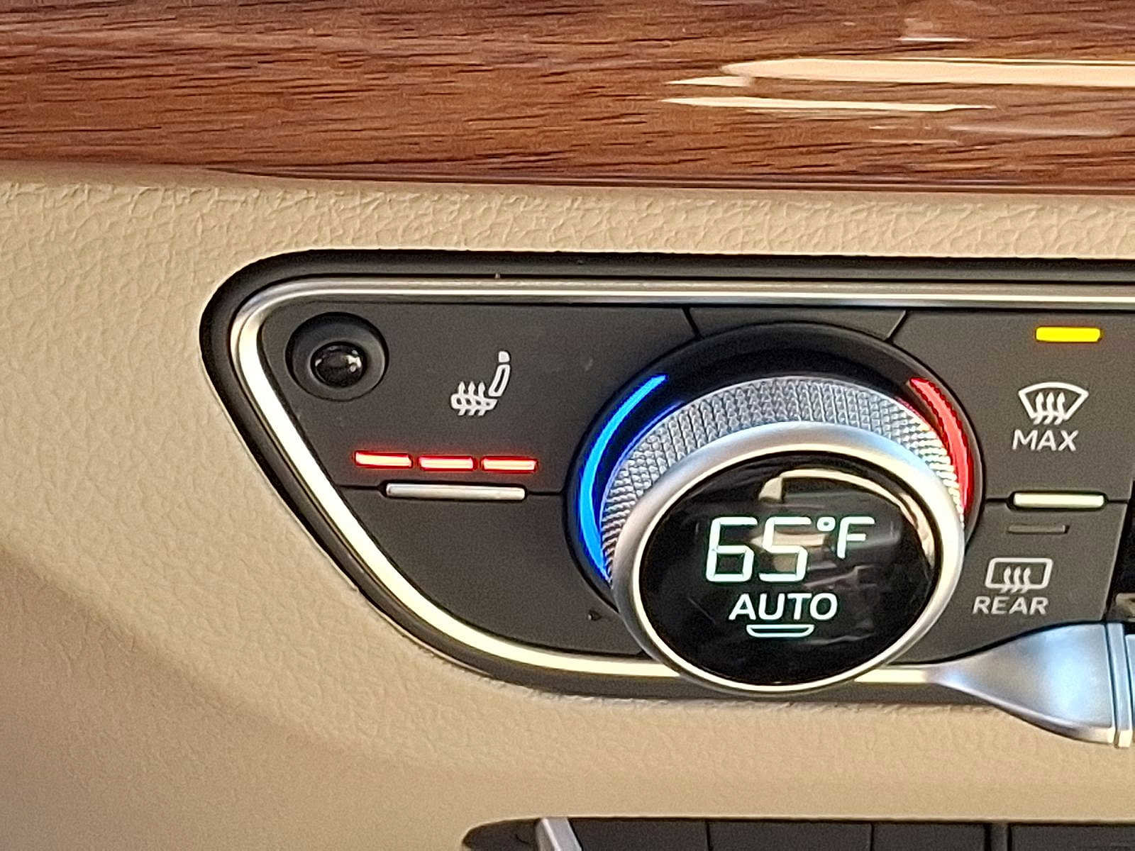 Used 2023 Audi Q5 2.0T Premium w/ Convenience Package image 19