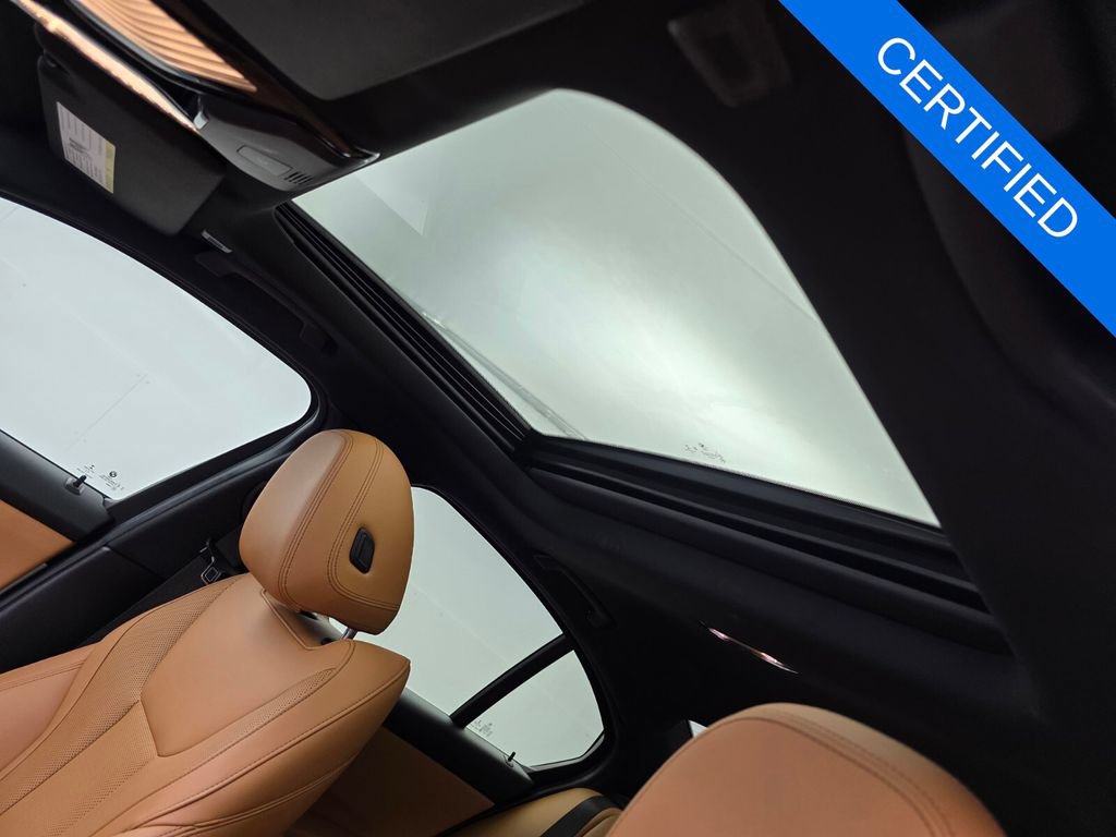 Certified 2022 BMW 330i Sedan w/ Premium Package RWD image 11