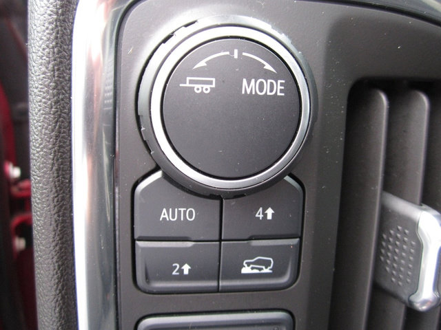 Used 2020 Chevrolet Silverado 1500 LT w/ LT Value Package AWD/4WD image 13