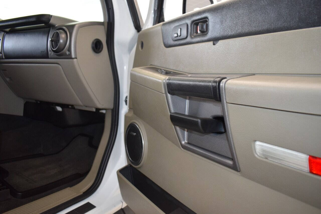 Used 2003 HUMMER H2 w/ Preferred Equipment Group AWD/4WD image 43
