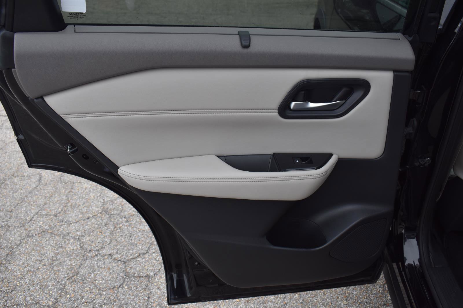 Used 2023 Nissan Rogue SV w/ SV Premium B Package FWD image 45