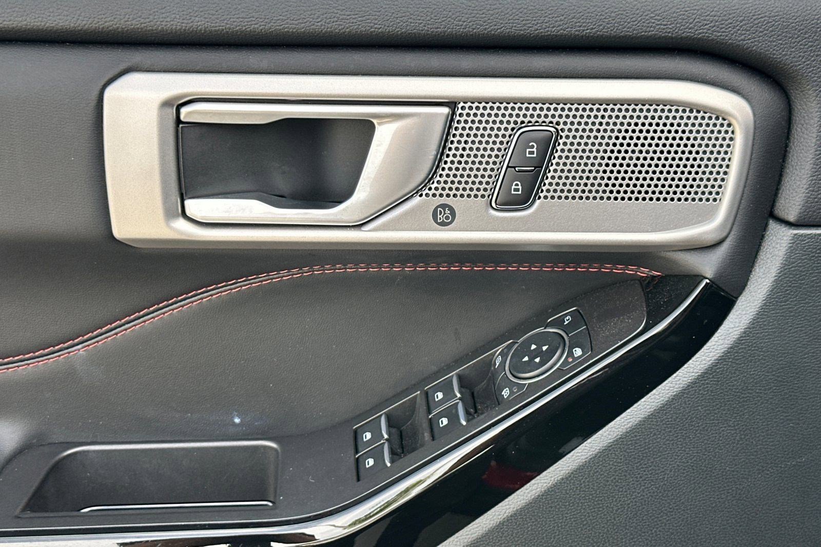 Used 2023 Ford Explorer ST-Line w/ Class IV Trailer Tow Package image 13