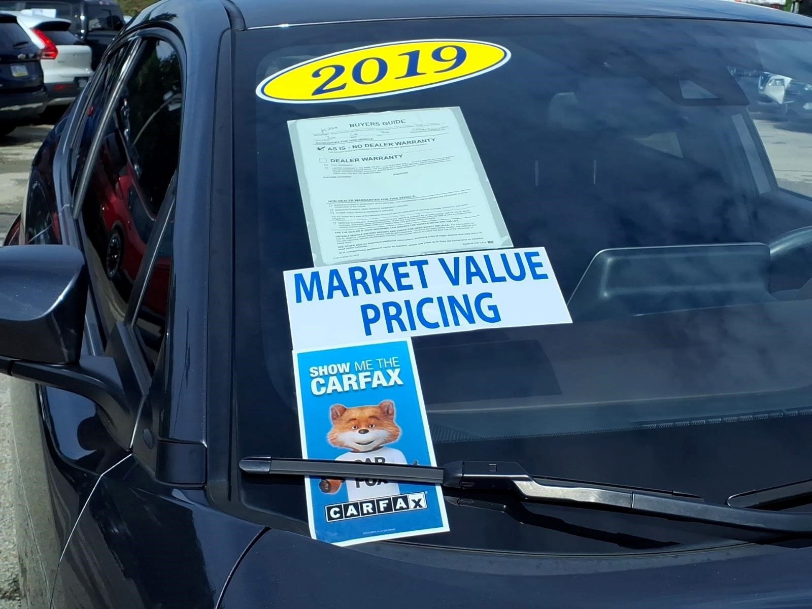 Used 2019 Toyota C-HR Limited FWD image 10