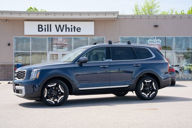 Used 2025 Kia Telluride S AWD/4WD image 1