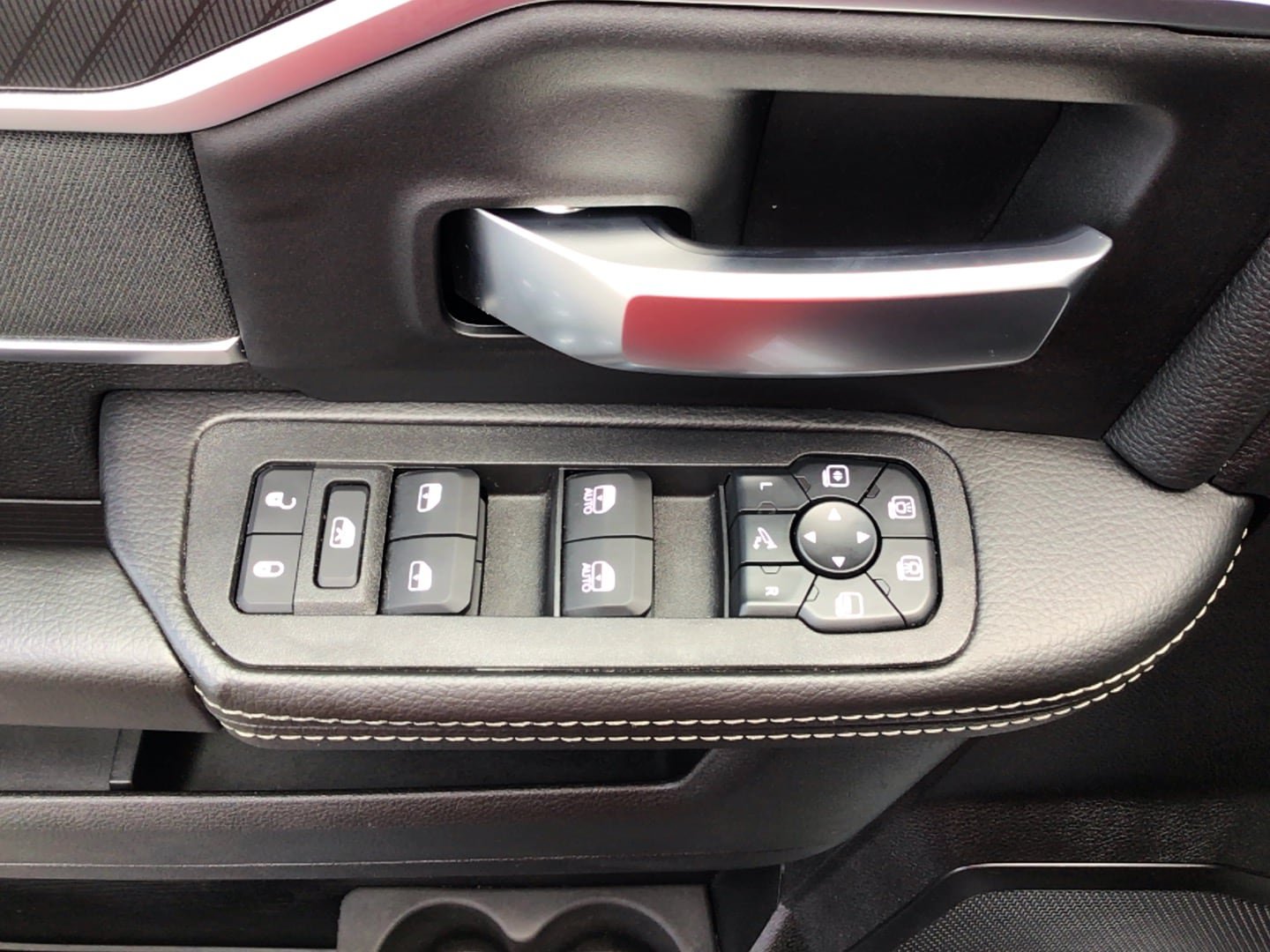 Certified 2025 RAM 2500 Big Horn AWD/4WD image 9