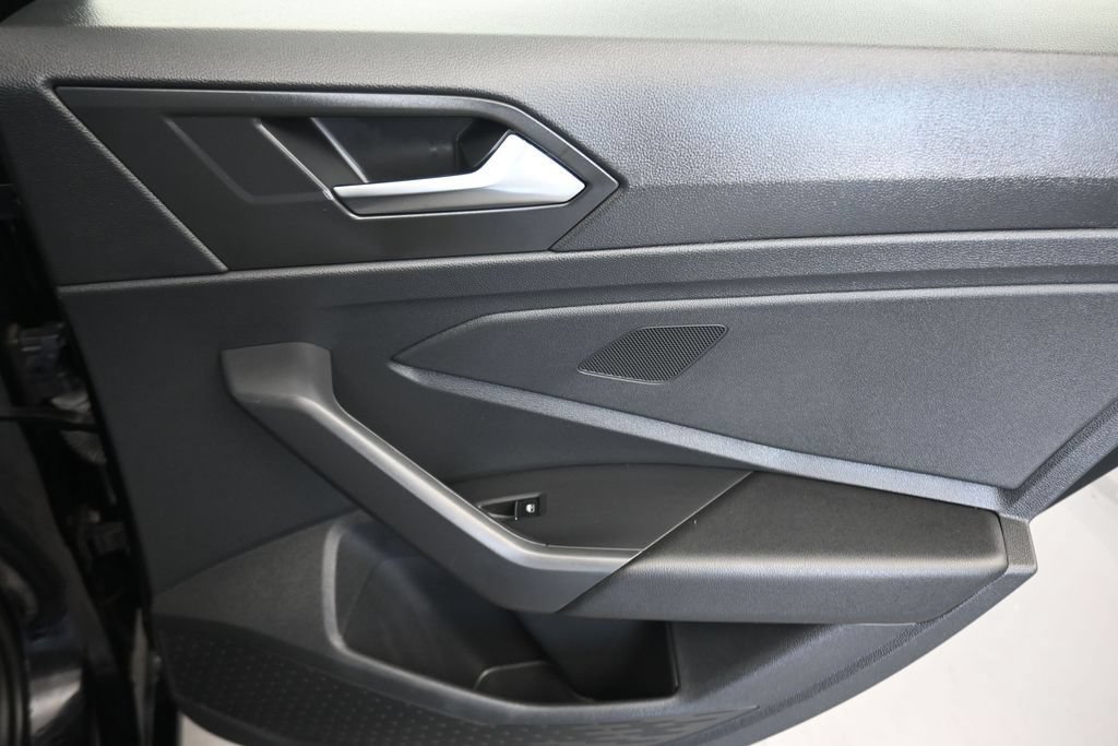Used 2024 Volkswagen Jetta SE FWD image 33