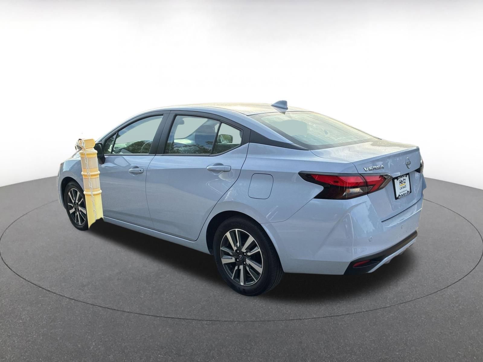 Used 2025 Nissan Versa SV image 5