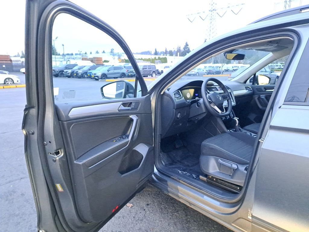 Used 2023 Volkswagen Tiguan S image 10