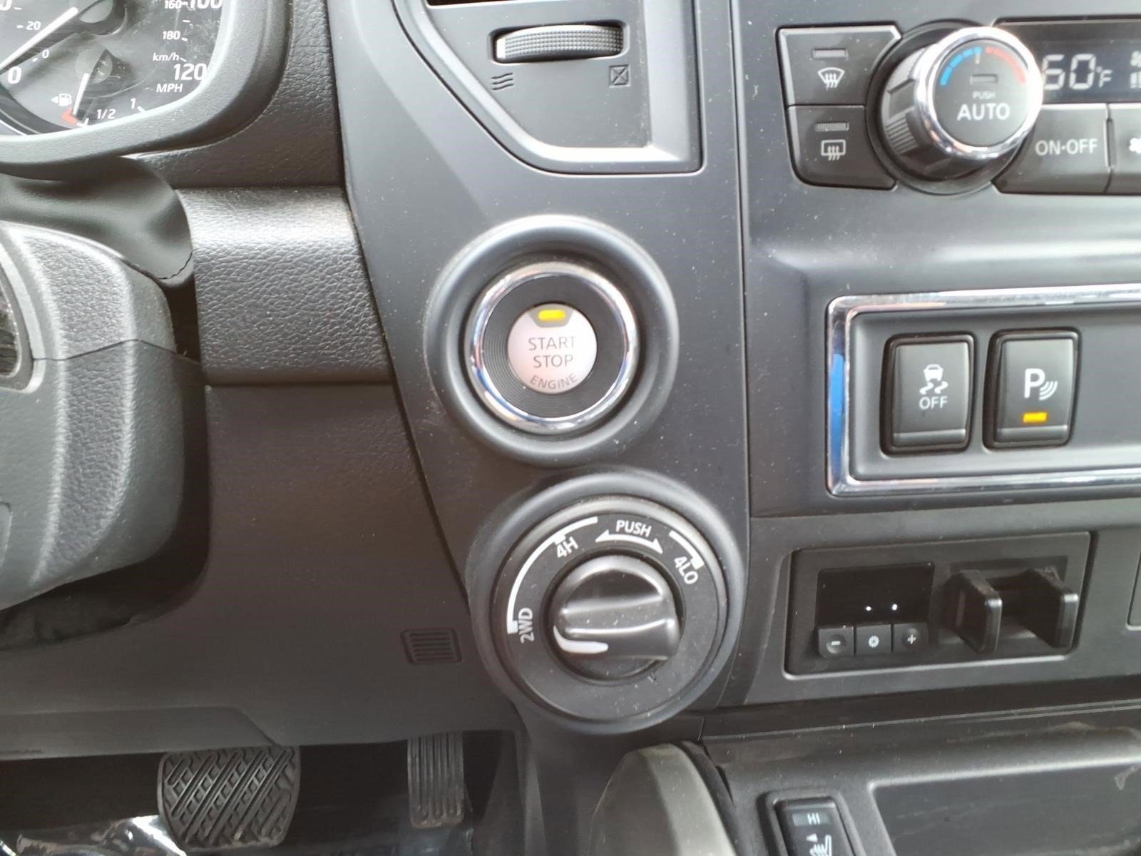 Used 2022 Nissan Titan SV w/ SV Convenience Package AWD/4WD image 22