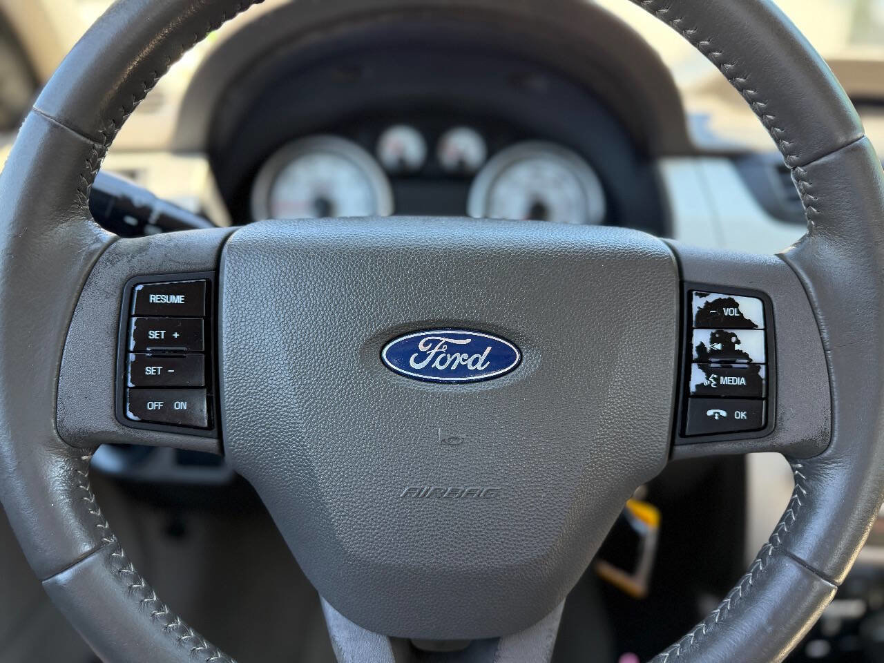 Used 2009 Ford Focus SEL image 27