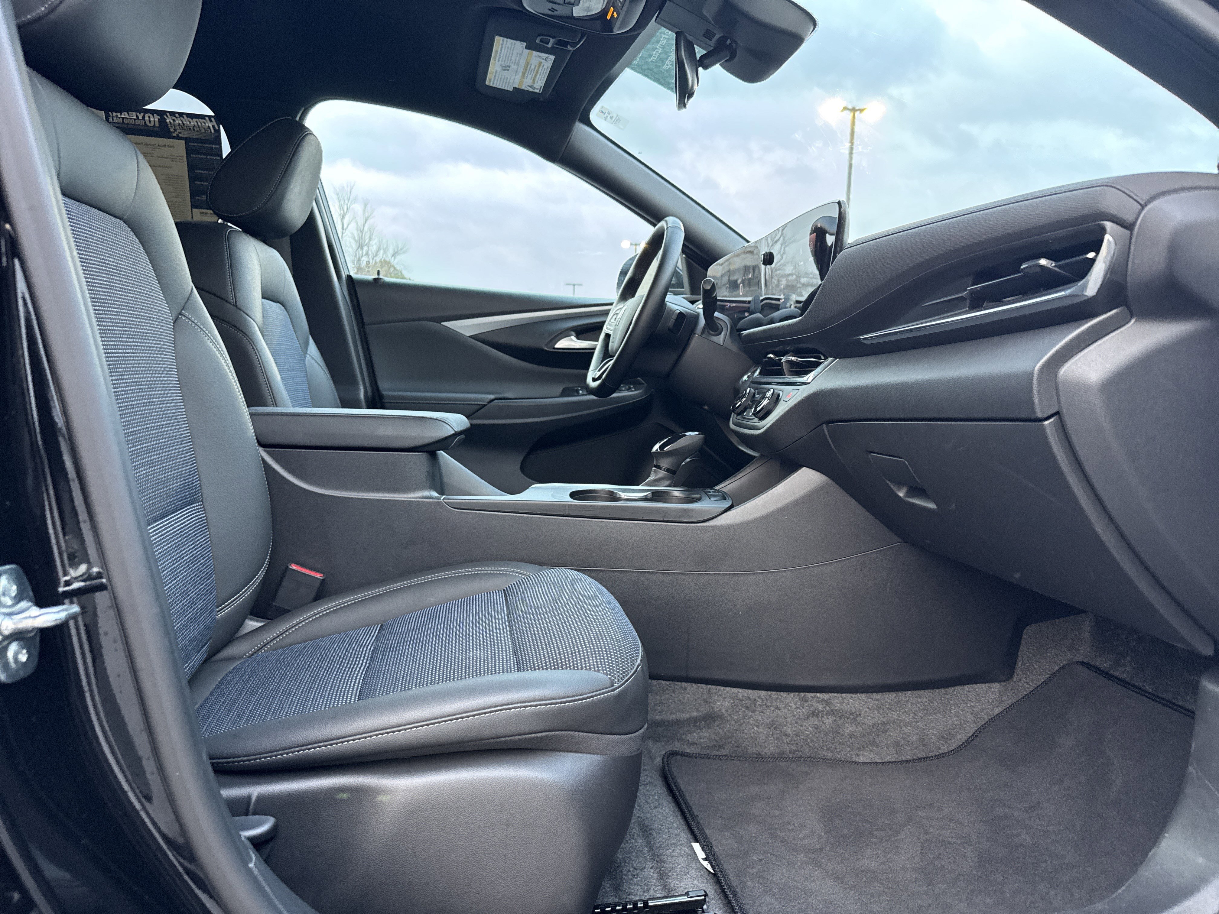 Used 2025 Buick Envista Preferred w/ Convenience I Package image 28