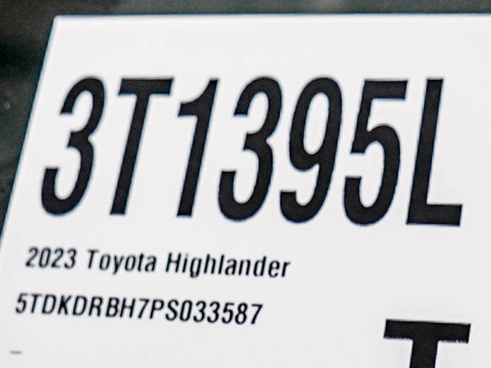 Used 2023 Toyota Highlander XLE w/ Protection Package #3 (TMS) AWD/4WD image 32