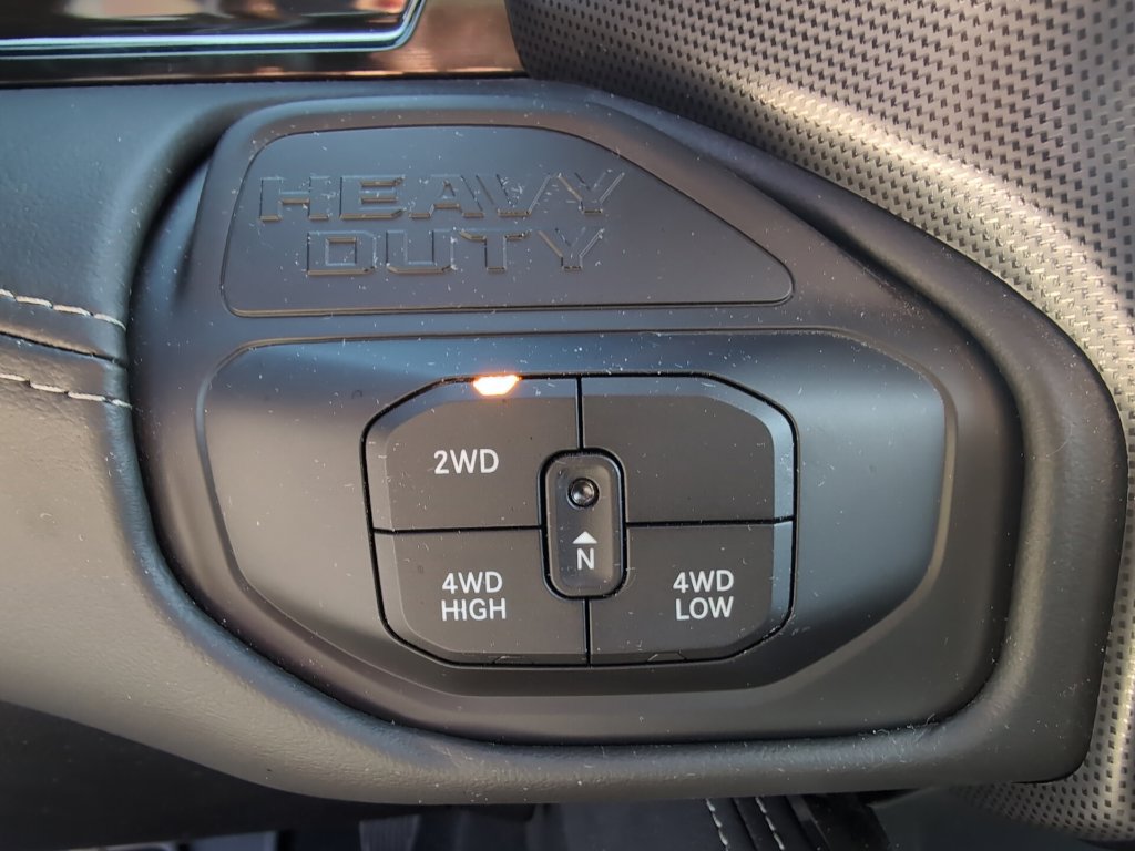 Used 2025 RAM 3500 Limited AWD/4WD image 25