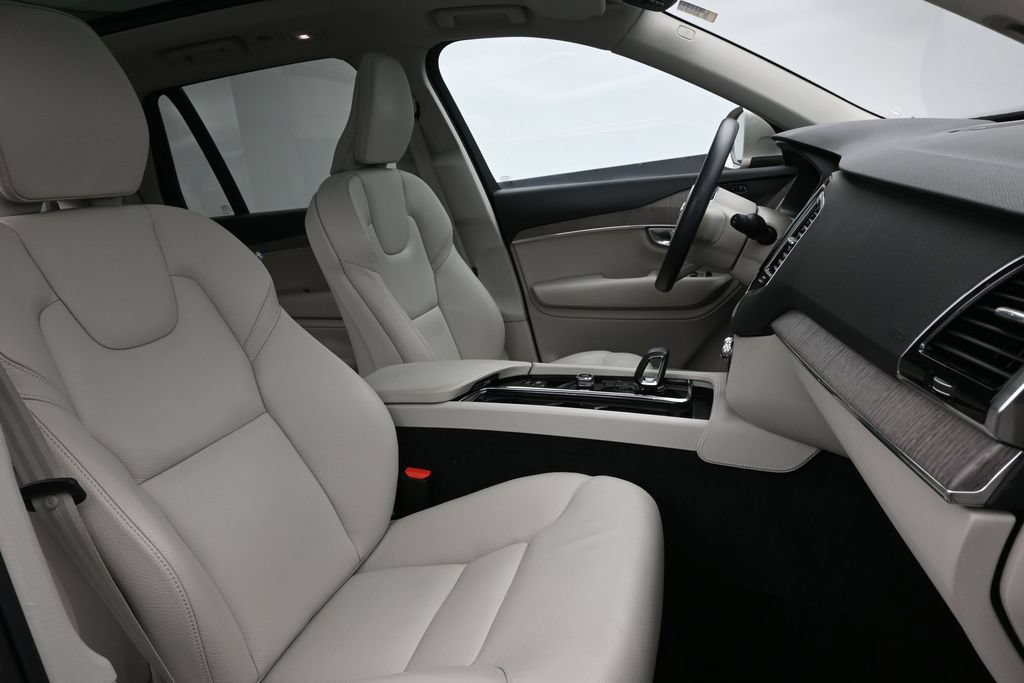 Used 2024 Volvo XC90 B6 Plus w/ Protection Package Premier AWD/4WD image 34