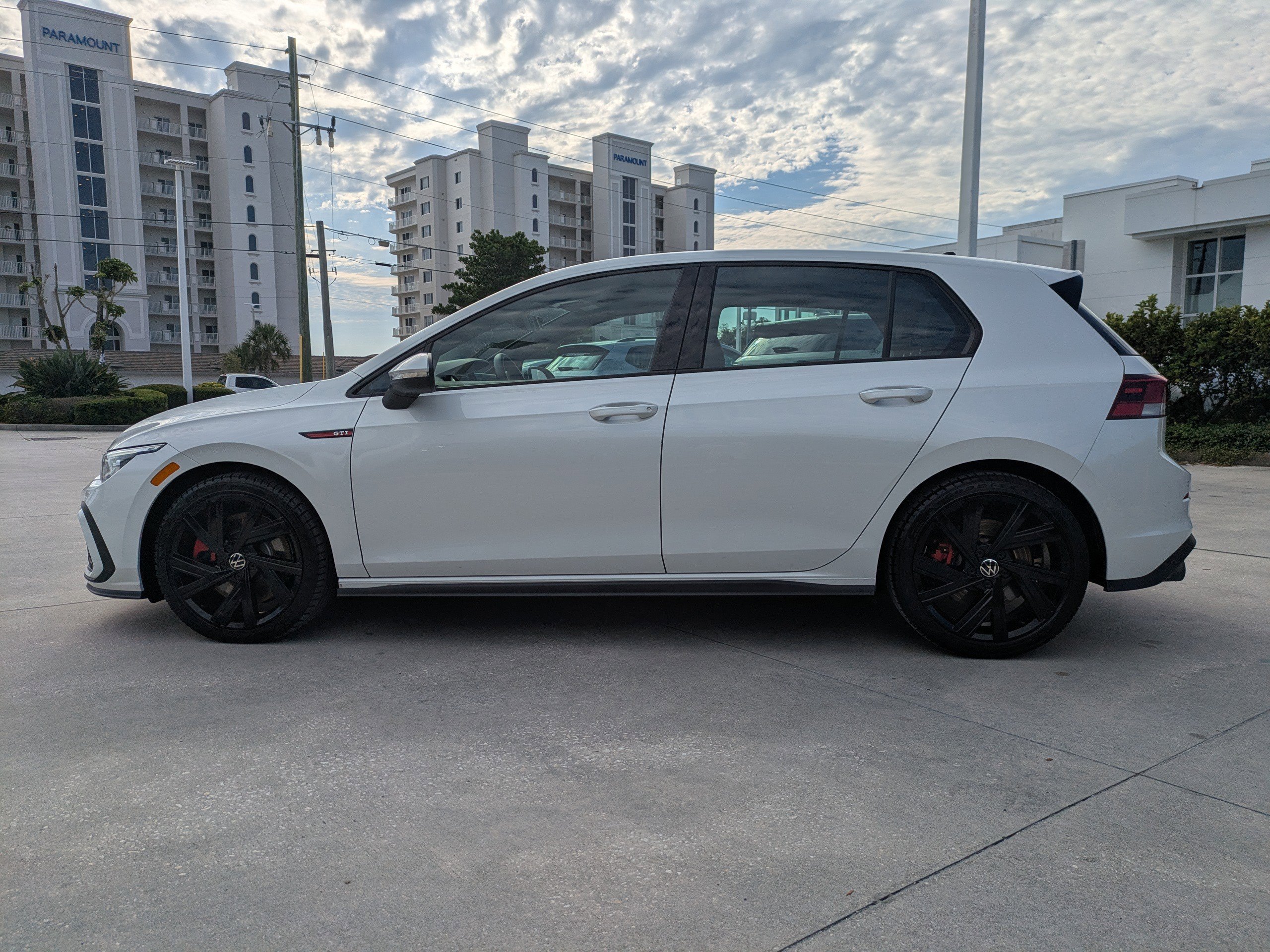 Certified 2023 Volkswagen GTI SE FWD image 7