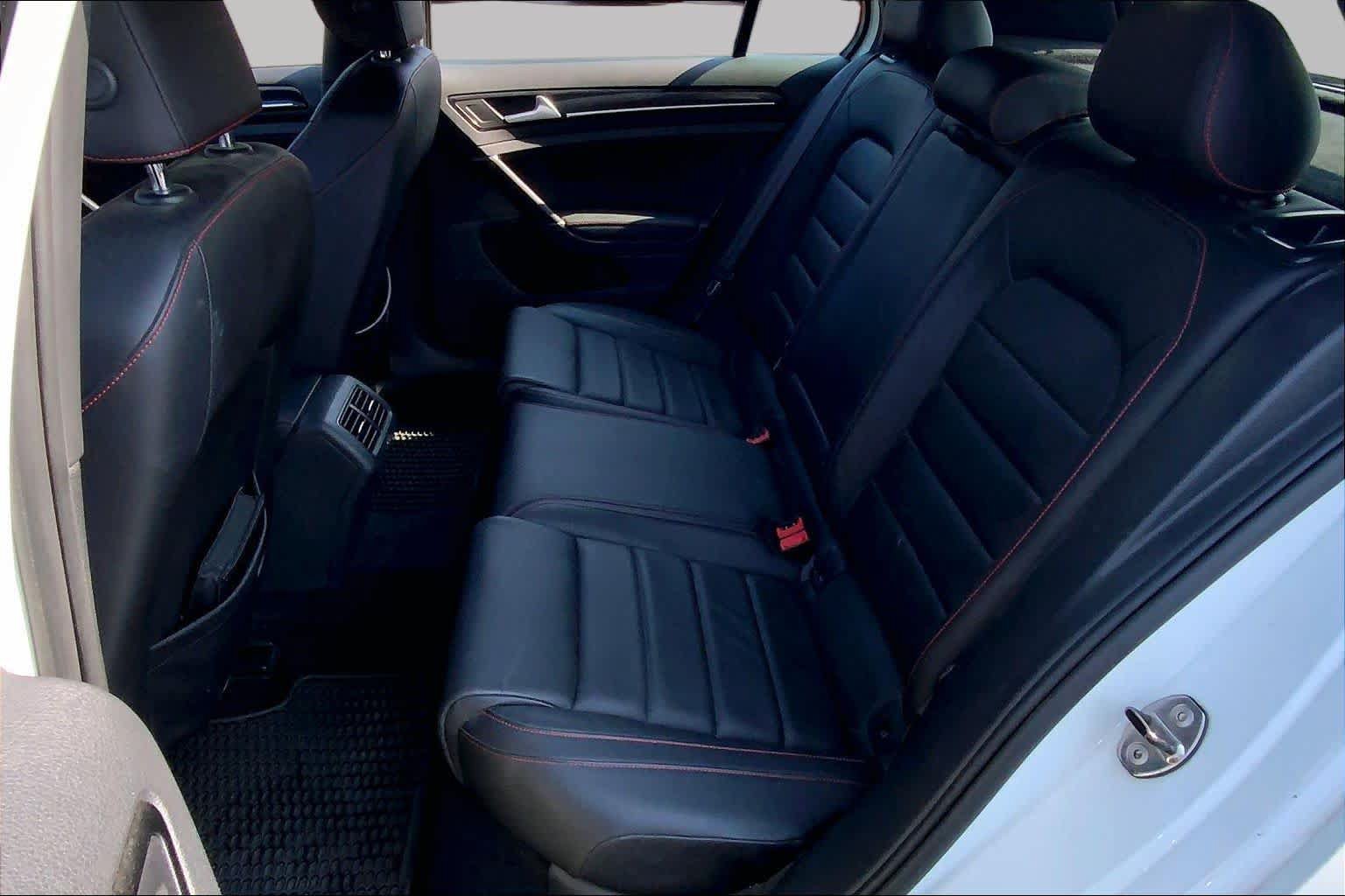 Used 2017 Volkswagen GTI SE FWD image 21