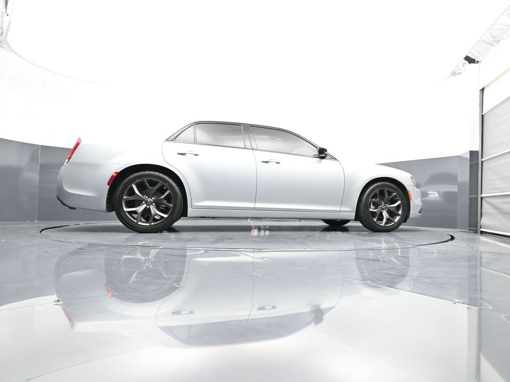 Used 2023 Chrysler 300 Touring w/ Safetytec Plus Group RWD image 51