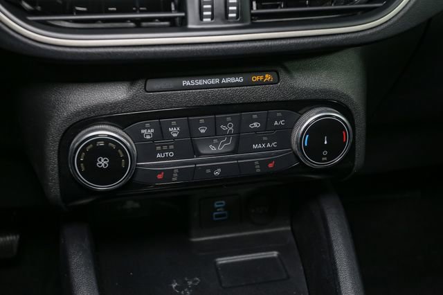 Used 2022 Ford Escape SE w/ Cold Weather Package FWD image 23