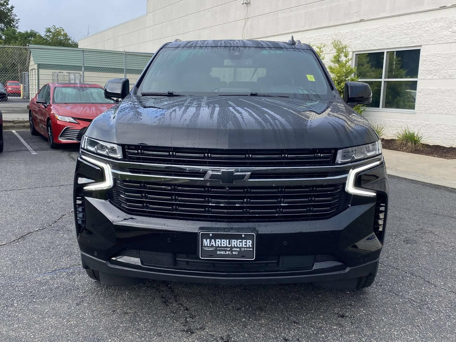 Used 2022 Chevrolet Suburban RST w/ Sport Performance Package AWD/4WD image 2