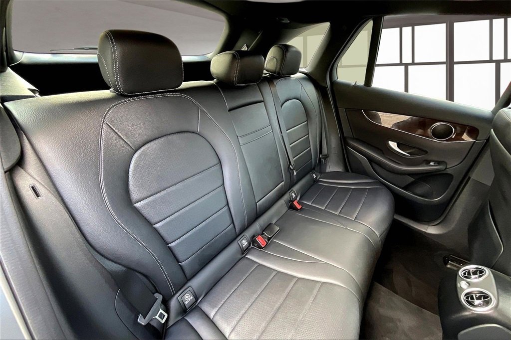 Used 2021 Mercedes-Benz GLC 300 4MATIC image 20