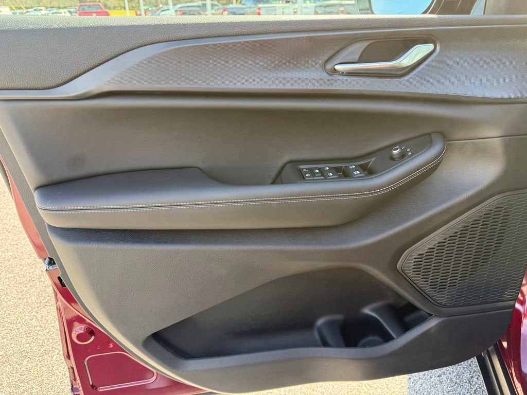 New 2025 Jeep Grand Cherokee Laredo image 10