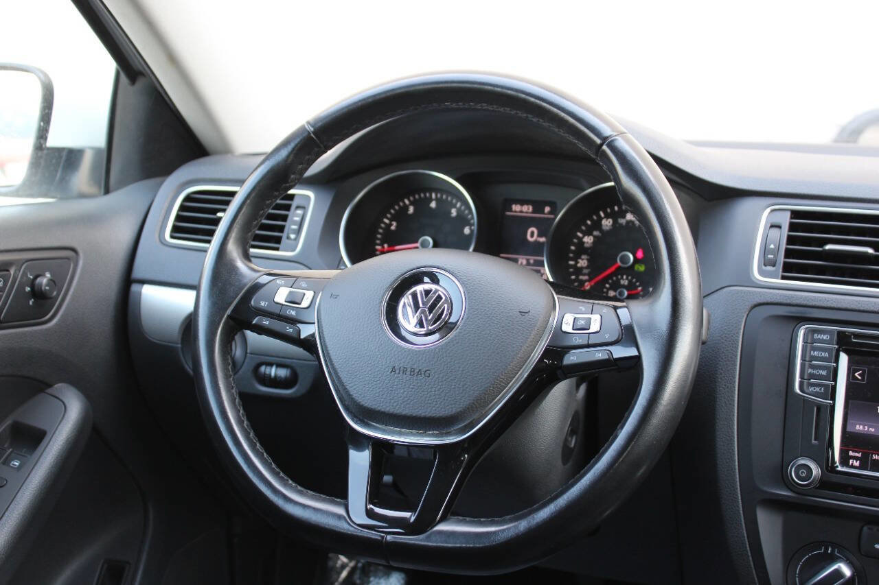 Used 2017 Volkswagen Jetta SE image 22