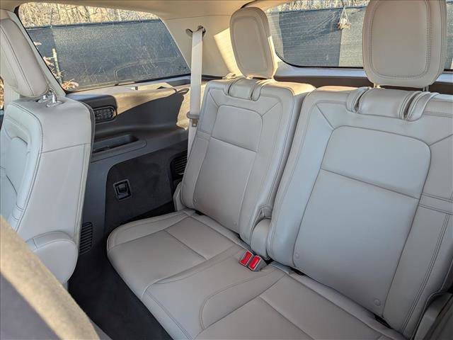 Certified 2023 Lincoln Aviator Reserve w/ Equipment Group 201A RWD image 27