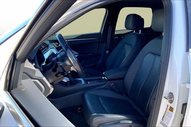 Used 2023 Audi Q3 2.0T Premium w/ Convenience Package image 17