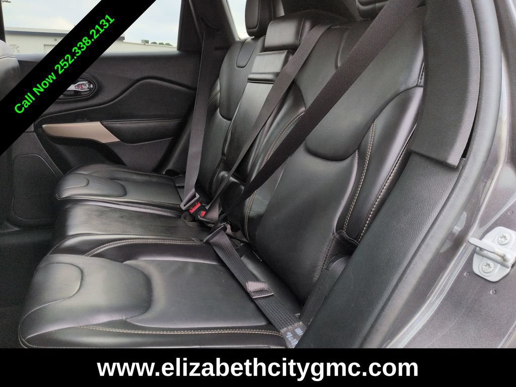 Used 2018 Jeep Cherokee Limited FWD image 16