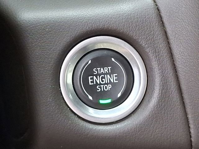 Used 2022 Chevrolet Suburban LT image 32