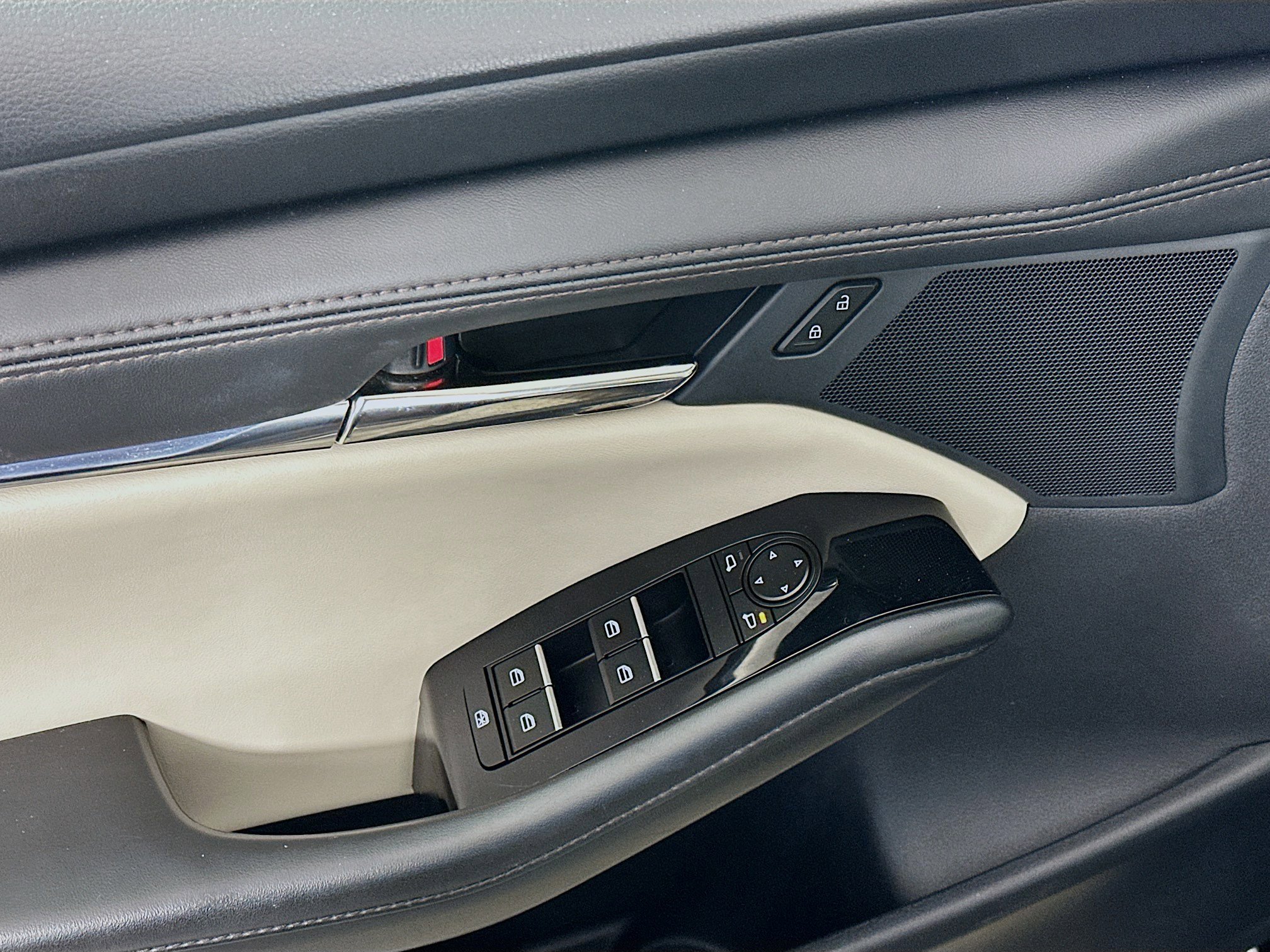 Used 2025 MAZDA MAZDA3 s image 15