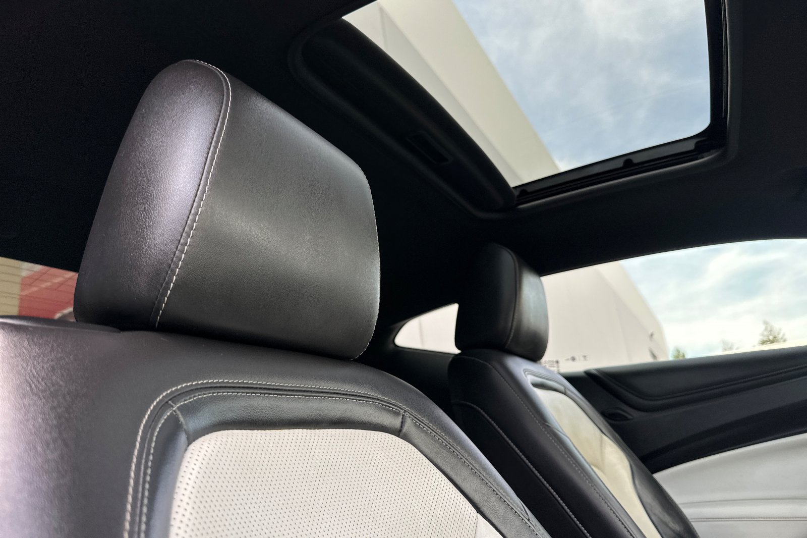 Used 2016 Chevrolet Camaro LT RWD image 19