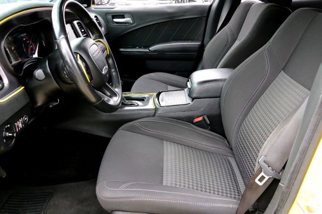 Used 2018 Dodge Charger SXT Plus w/ Blacktop Package RWD image 10