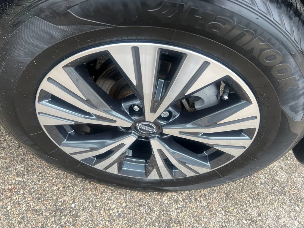Certified 2023 Nissan Rogue SV AWD/4WD image 42