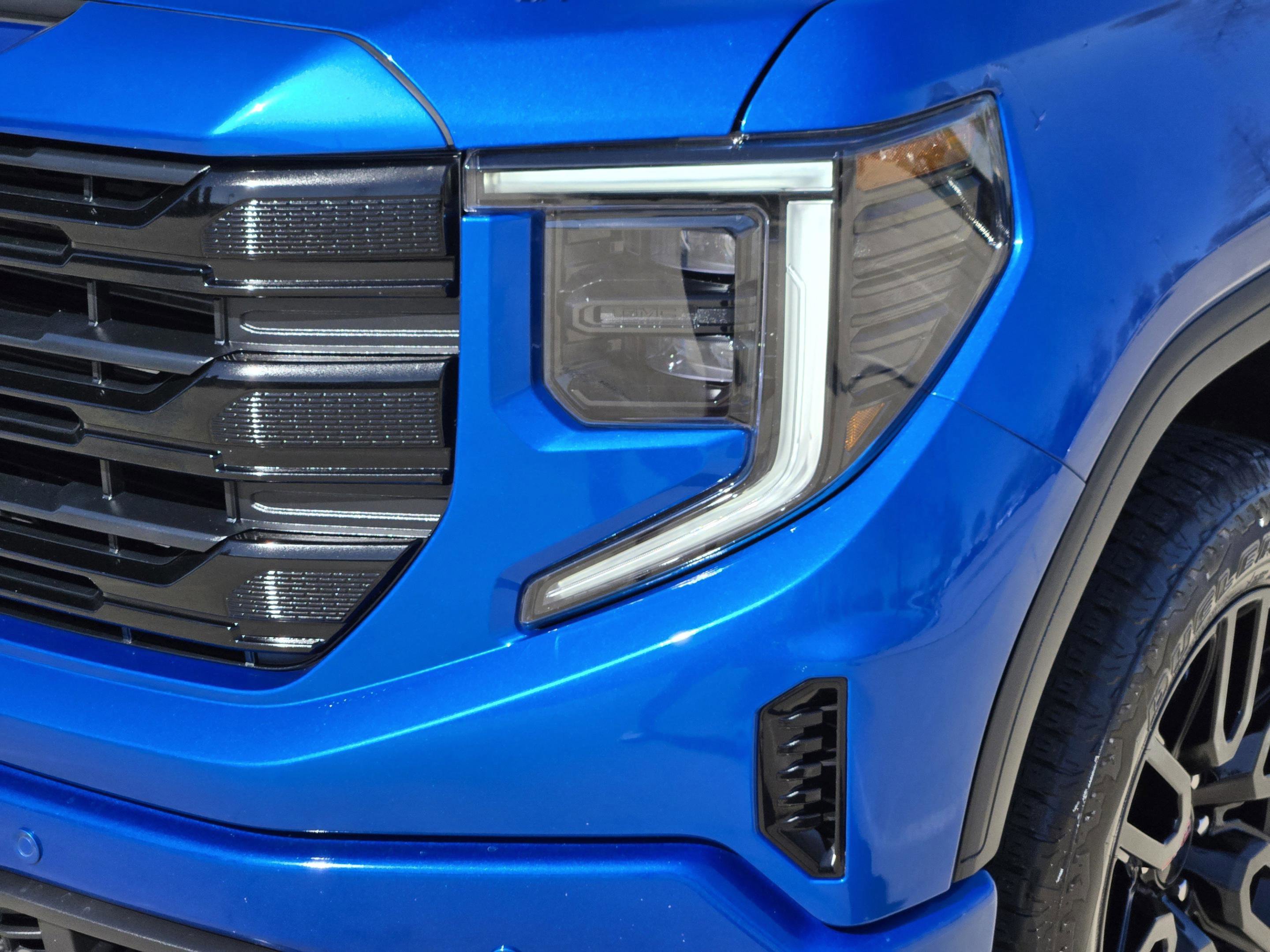 Used 2024 GMC Sierra 1500 Elevation w/ Elevation Premium Package image 12