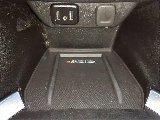 Used 2023 Chevrolet Traverse LT image 19