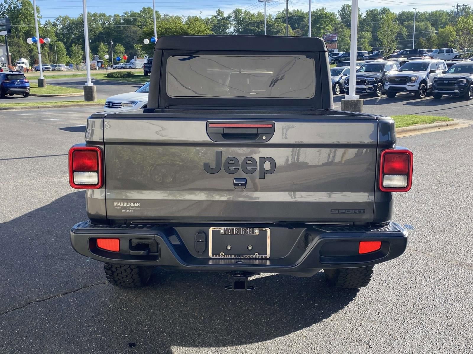 Used 2021 Jeep Gladiator Sport image 6