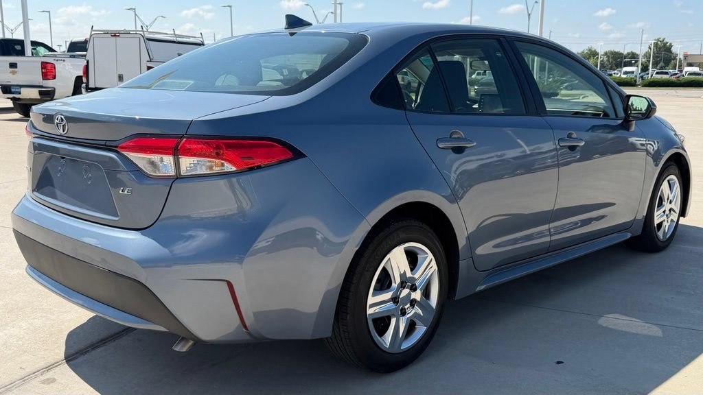 Used 2022 Toyota Corolla LE FWD image 5