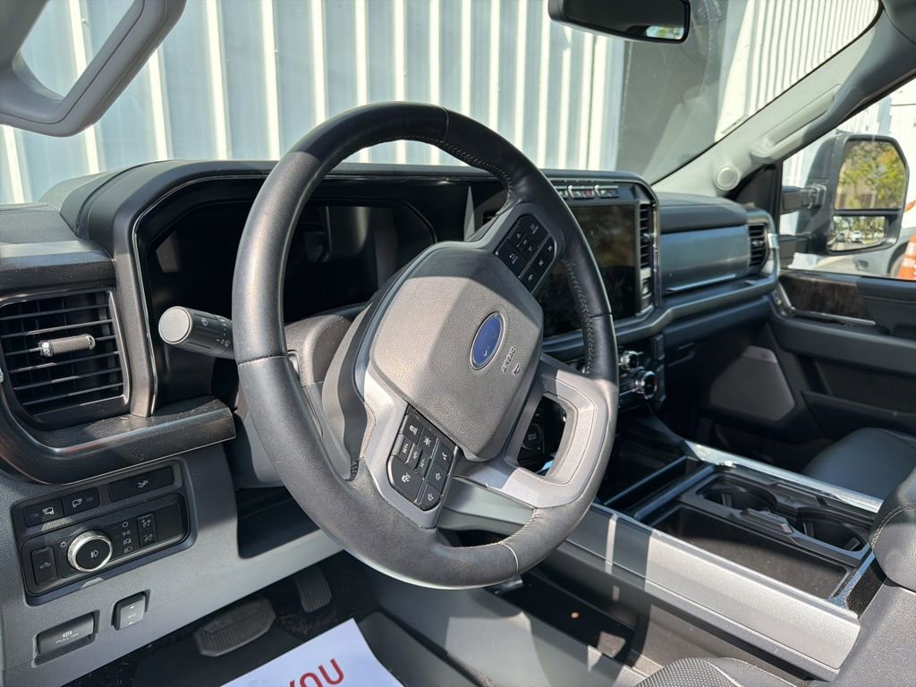 Used 2024 Ford F350 Lariat w/ Lariat Ultimate Package AWD/4WD image 8