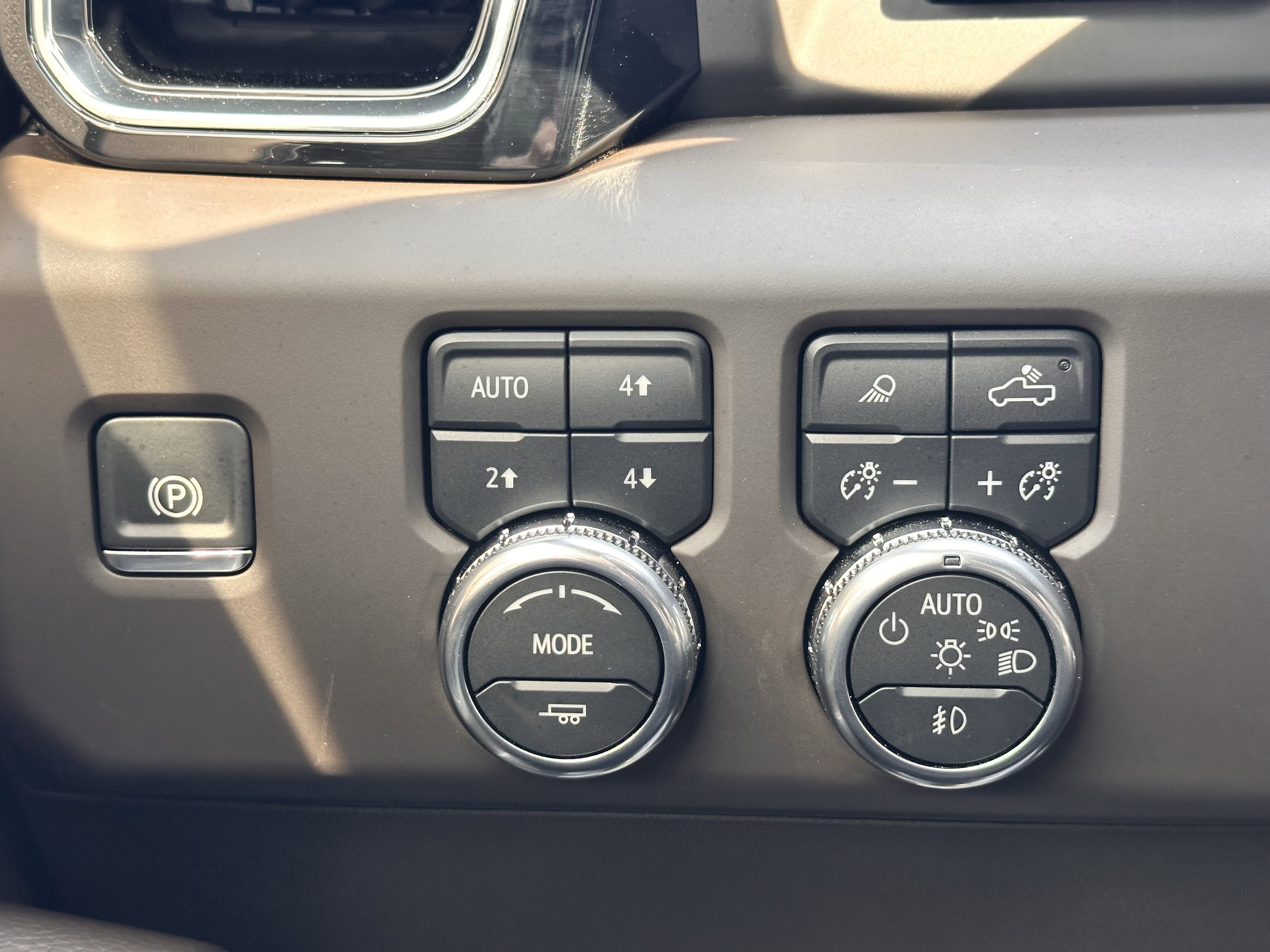 Used 2025 GMC Sierra 2500 Denali w/ Denali Reserve Package image 13