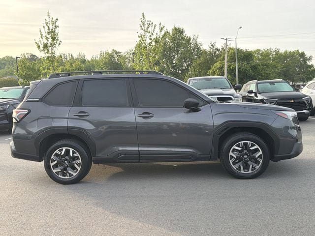 Used 2025 Subaru Forester AWD/4WD image 2