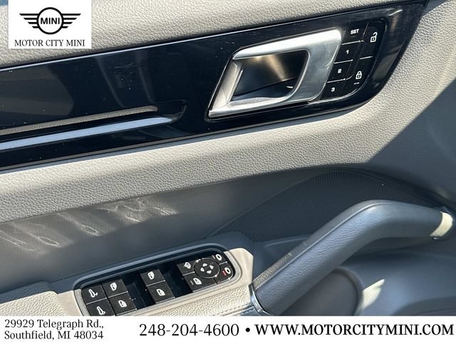 Used 2021 Porsche Cayenne S AWD/4WD image 19