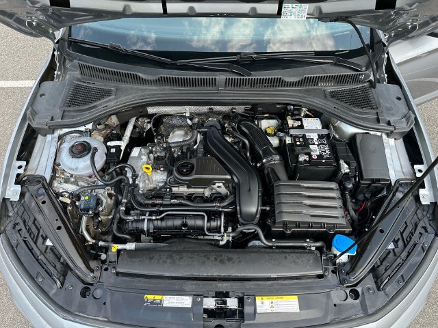 Used 2025 Volkswagen Jetta SE FWD image 7