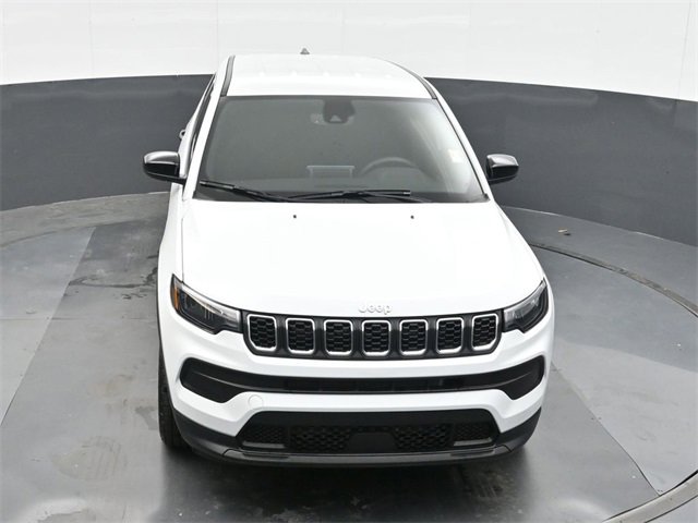 Used 2025 Jeep Compass Sport image 32