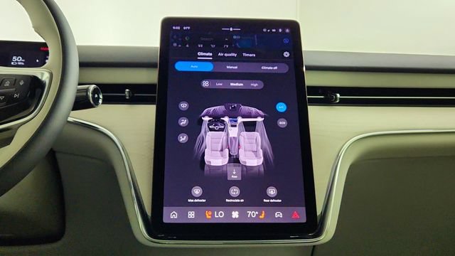 New 2026 Volvo EX90 Plus AWD/4WD image 22
