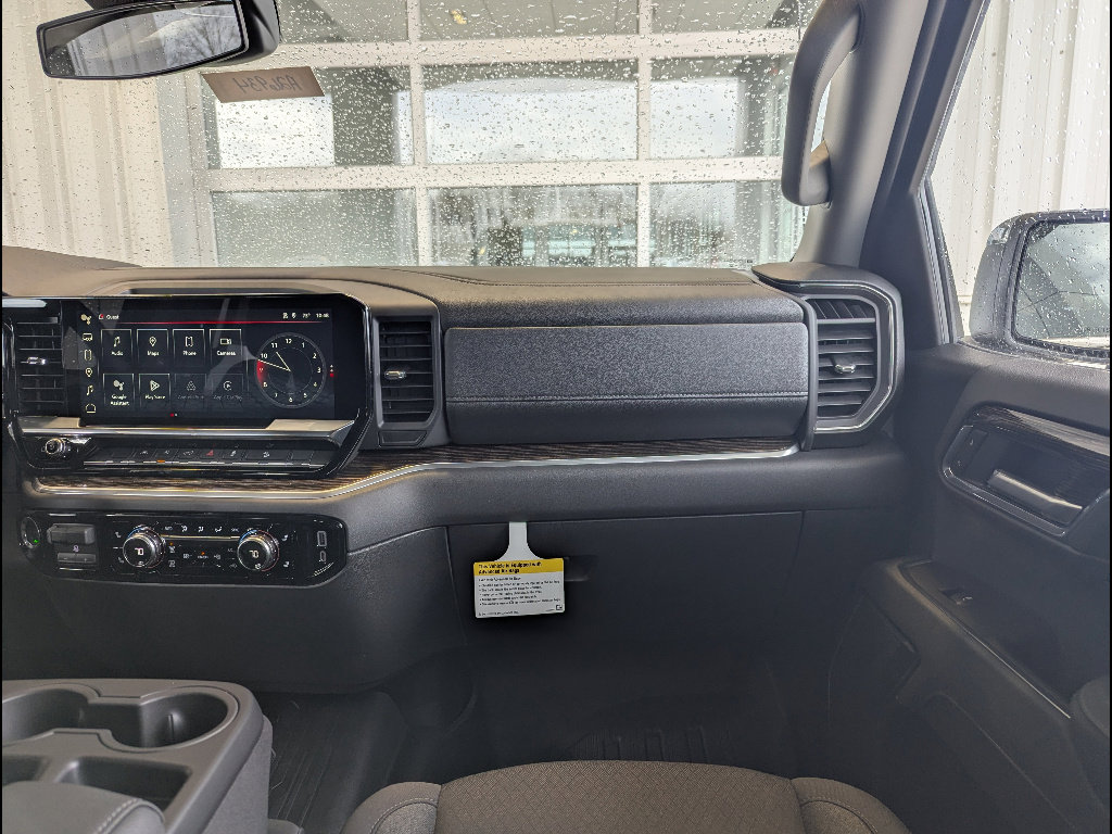 New 2026 GMC Sierra 1500 SLE image 4