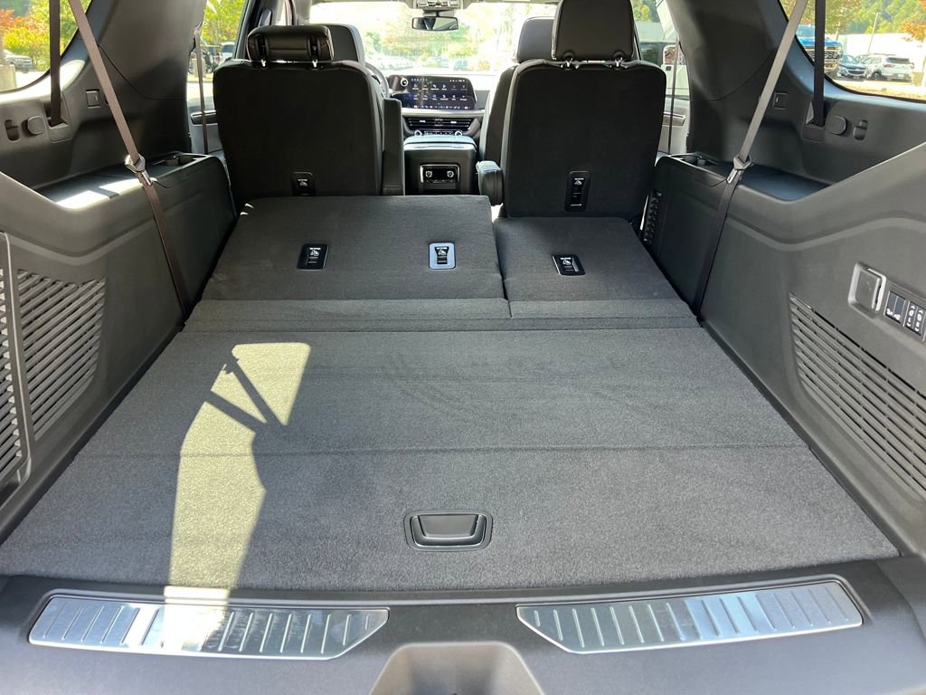 New 2026 Chevrolet Suburban Premier w/ Sun And Tow Package image 28