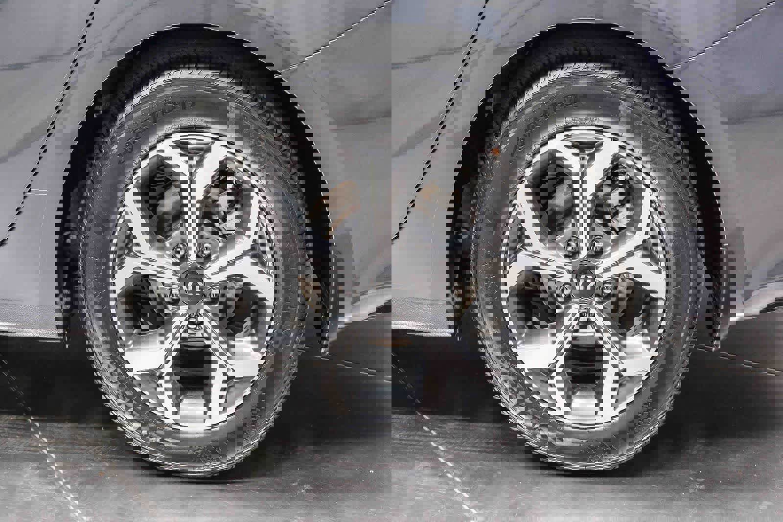 Used 2020 Kia Forte LXS FWD image 9