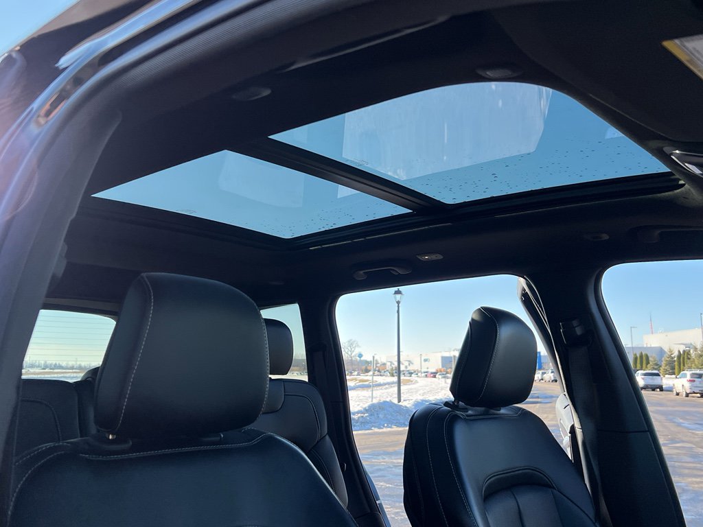 Used 2024 Jeep Grand Cherokee Limited w/ Luxury Tech Group II image 30