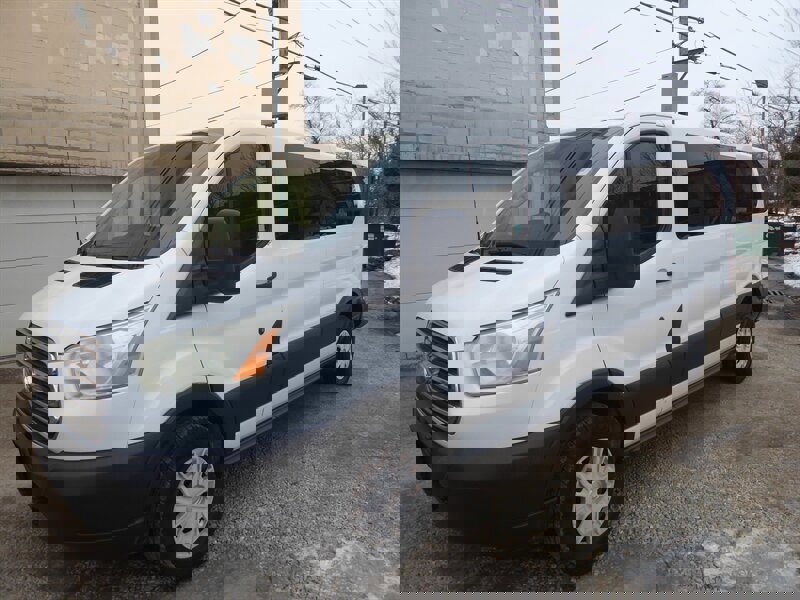 Used 2015 Ford Transit 350 XLT image 3